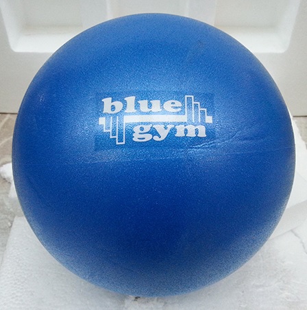PILATES SOFT BALL 26 cm – MODRA - slika 4