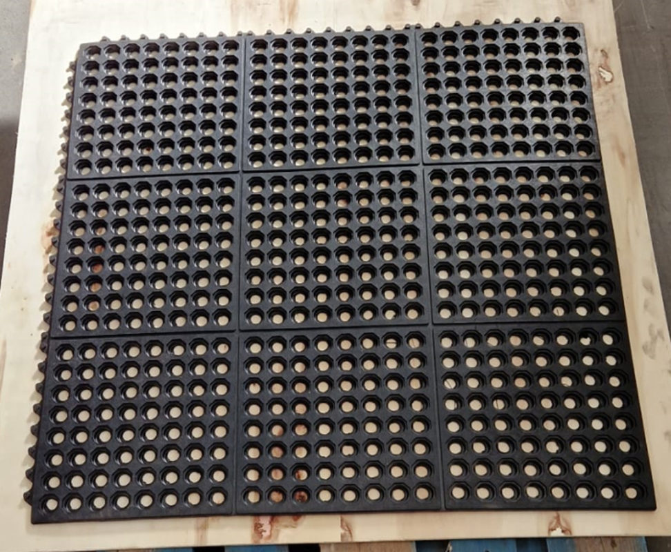 Gumirana talna obloga Open Top Kvadratna 90 x 90 x 1,4 cm črne barve - slika 3