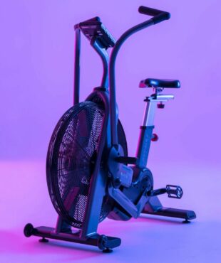 Assault AssaultBike Elite - Air Bike - Vrhunec zmogljivosti in udobja za intenzivne treninge