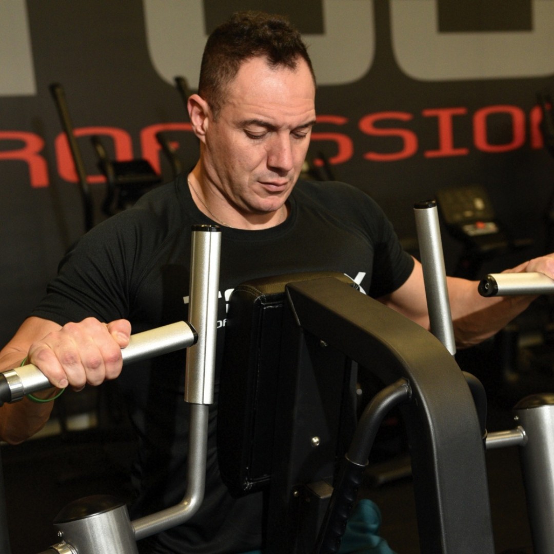 Toorx FWX-5200 Row – Plate Loaded - pol-profesionalna fitnes naprava za zaveslaj