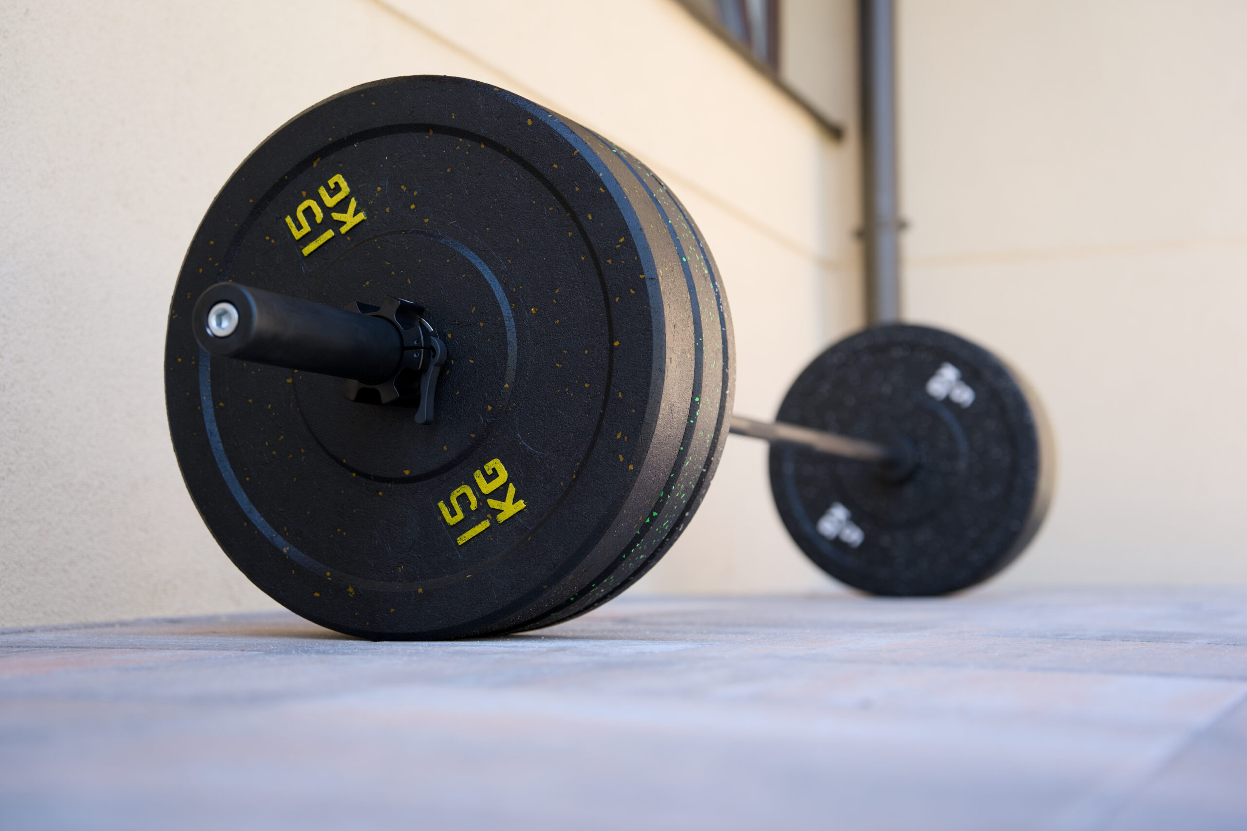 ALL BLACK HI-TEMP BUMPER KOMPLET UTEŽI 80KG z OLIMPIJSKO ČRNO PALICO 20kg