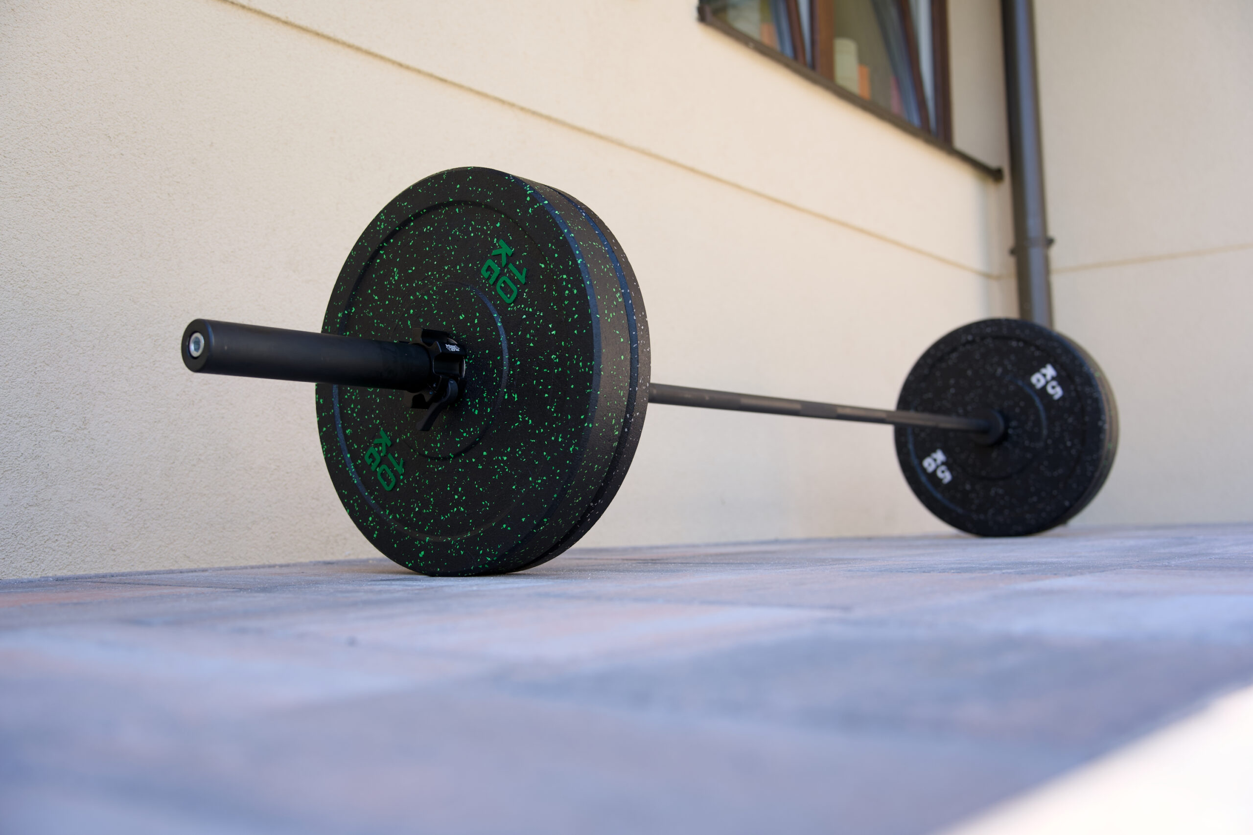 ALL BLACK HI-TEMP BUMPER KOMPLET UTEŽI 50KG z OLIMPIJSKO ČRNO PALICO 20kg