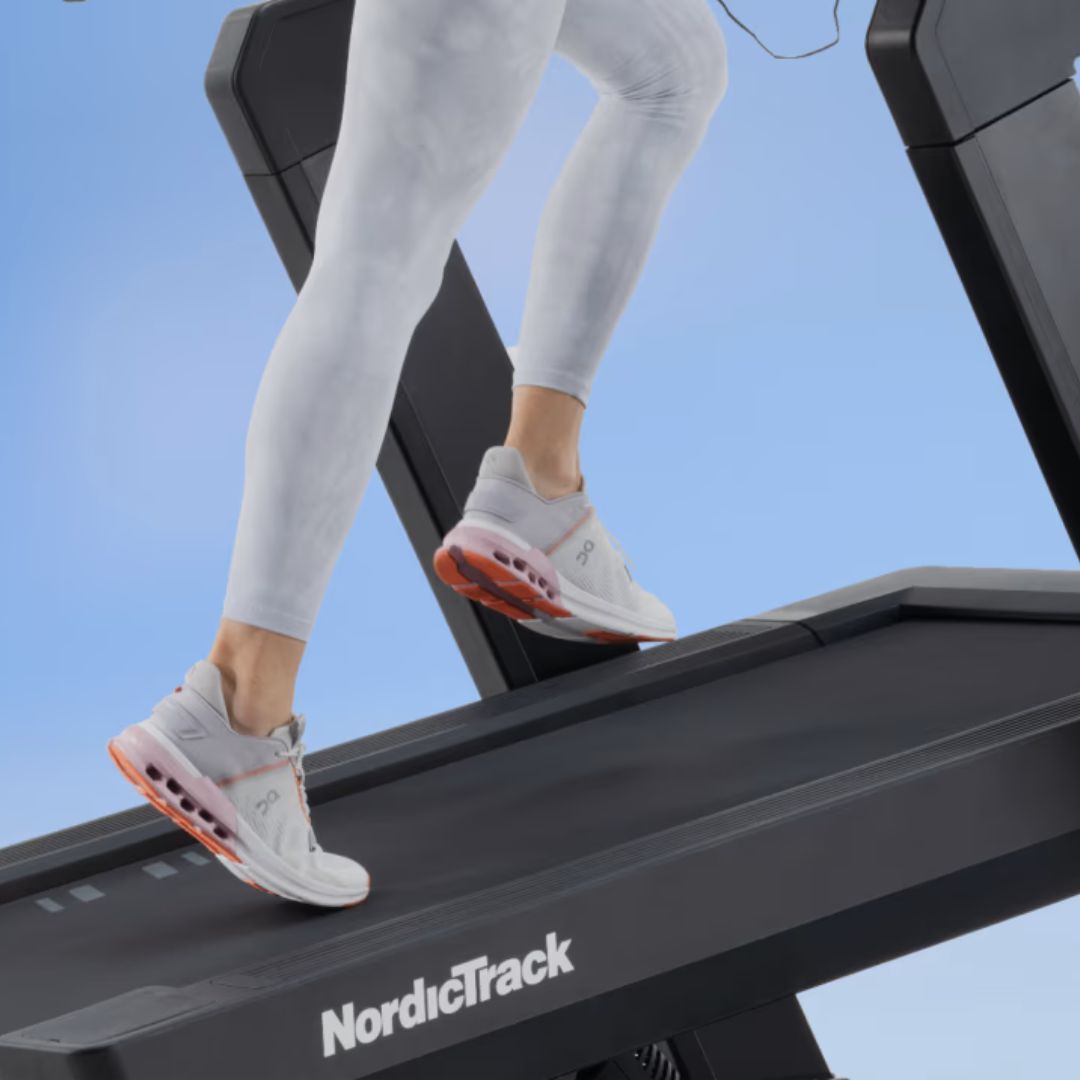 NordicTrack X16 Treadmill - tekalna steza - 4,25 CHP - od -3% do 40% naklona - 16″ HD zaslon na dotik - možnost uporabe aplikacije iFit