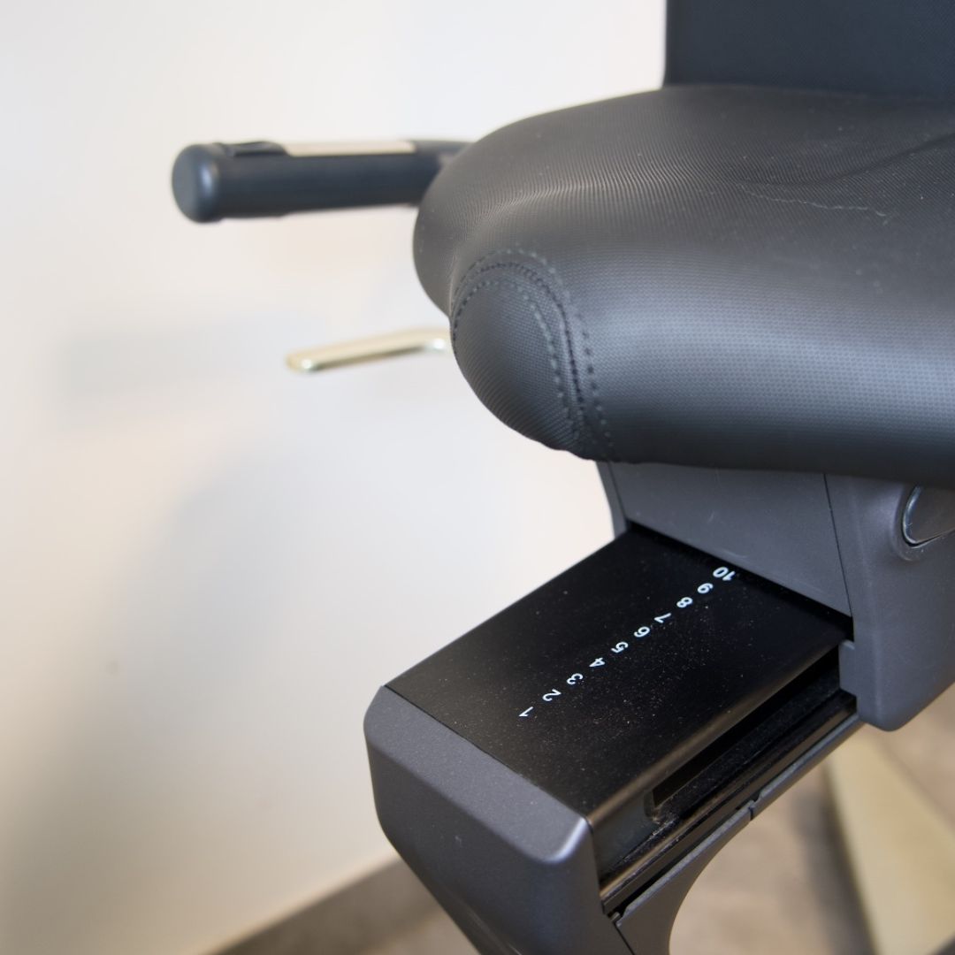 Technogym Recline Personal sobno kolo v uporabi, Technogym Recline Personal zaslon na dotik, Technogym Recline Personal tehnične specifikacije