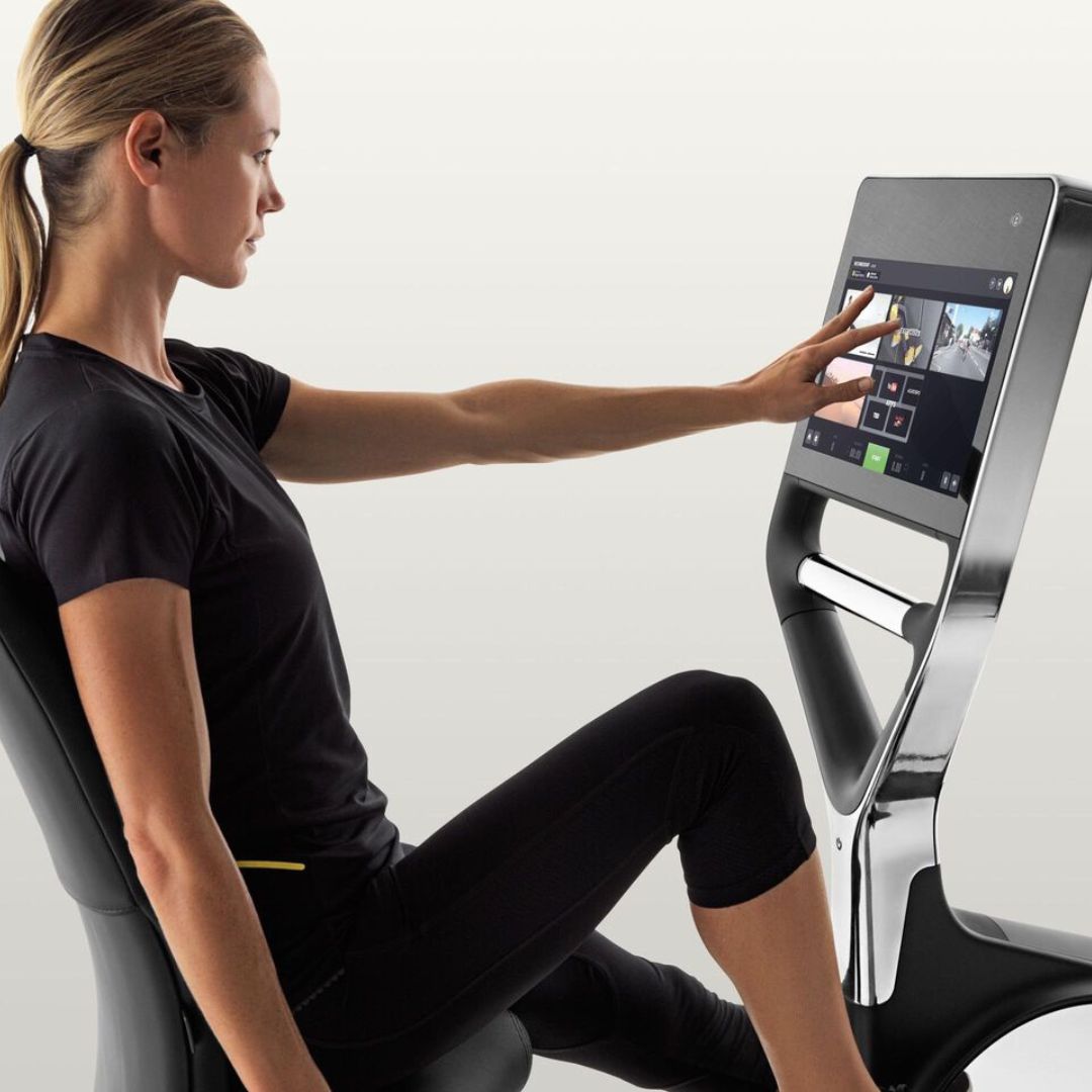 Technogym Recline Personal sobno kolo v uporabi, Technogym Recline Personal zaslon na dotik, Technogym Recline Personal tehnične specifikacije