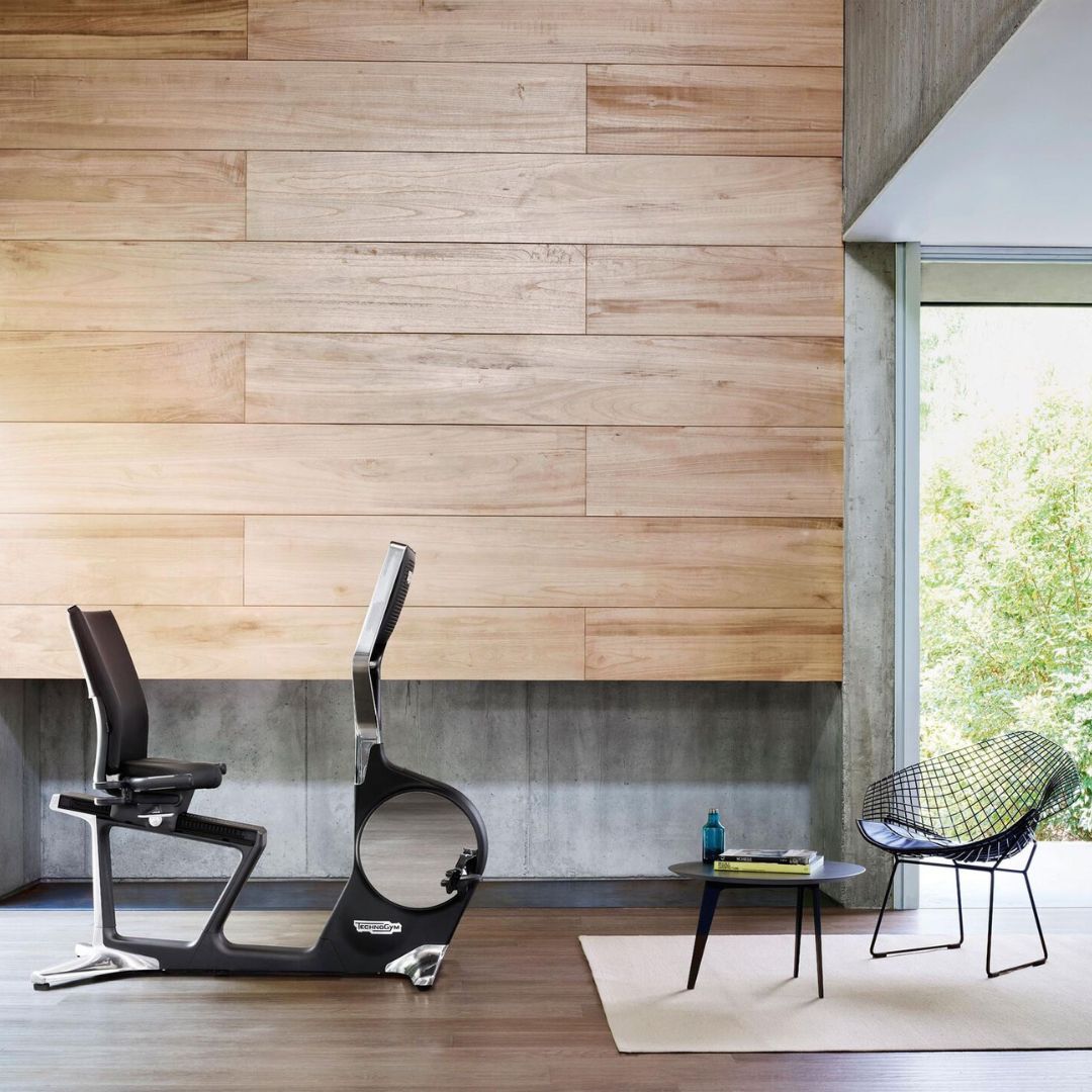 Technogym Recline Personal sobno kolo v uporabi, Technogym Recline Personal zaslon na dotik, Technogym Recline Personal tehnične specifikacije