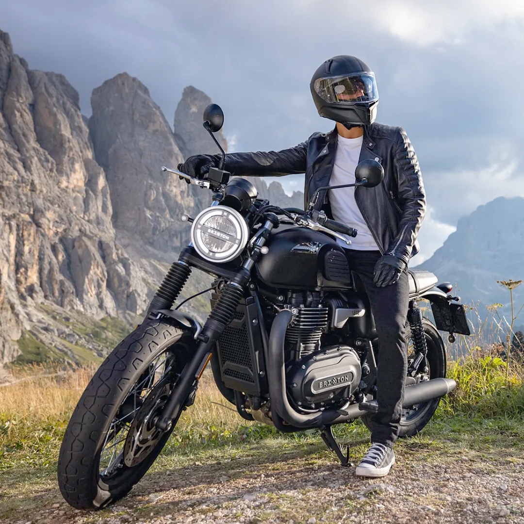 Brixton Cromwell 1200 z LED žarometom in klasično vilico