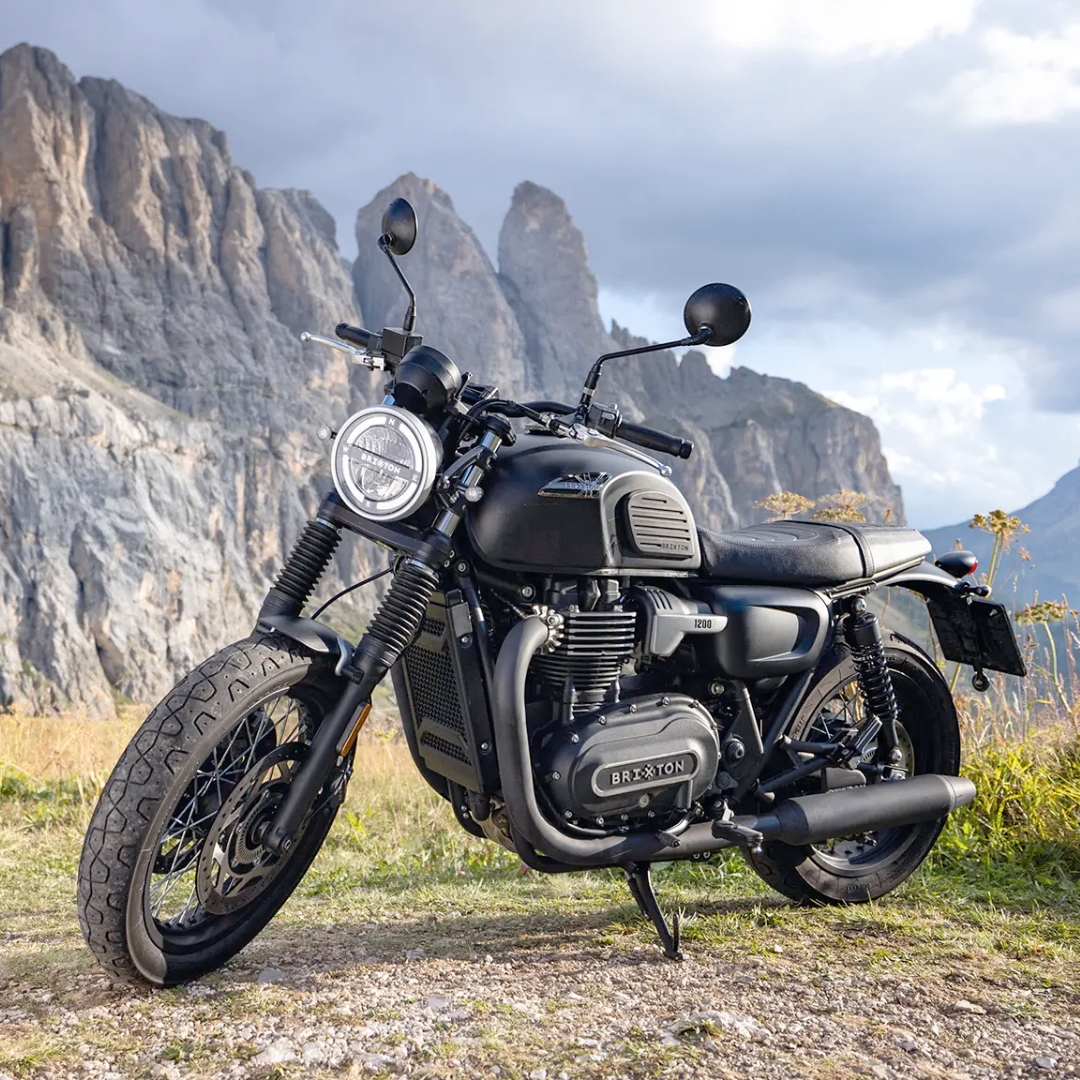 Brixton Cromwell 1200 z LED žarometom in klasično vilico