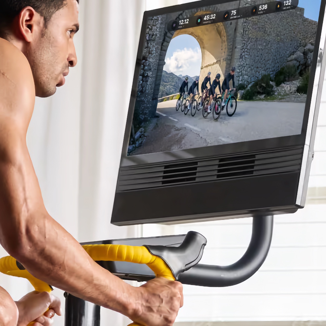 NordicTrack Tour de France Indoor Bike – dirkalno sobno kolo s 24-palčnim HD zaslonom in iFIT tehnologijo za realistično vadbo
