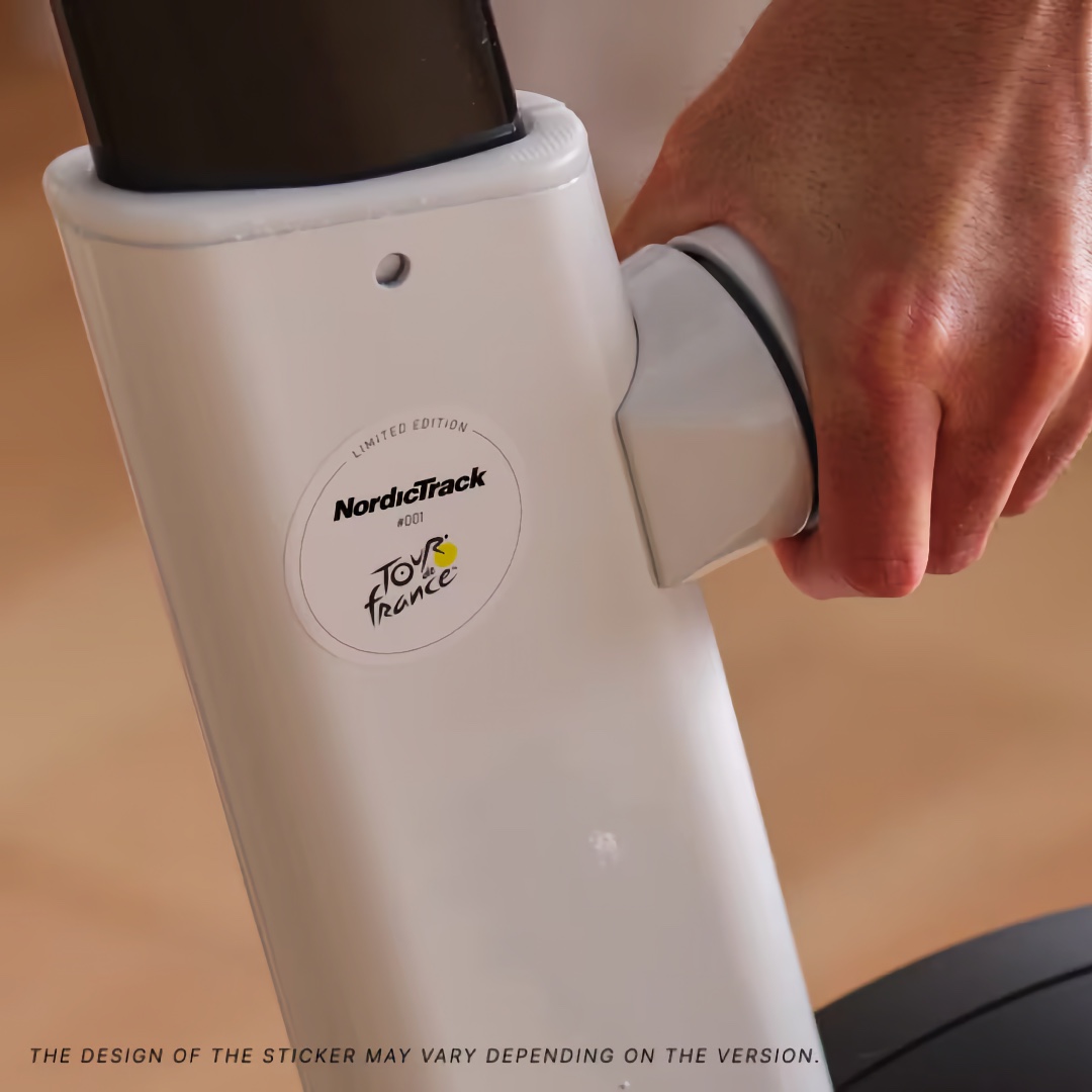 NordicTrack Tour de France Indoor Bike – dirkalno sobno kolo s 24-palčnim HD zaslonom in iFIT tehnologijo za realistično vadbo