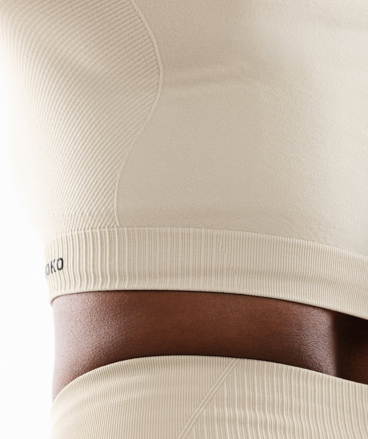 SIROKO Victory brezšivni crop top z dolgimi rokavi za ženske, elastična tkanina, brezšivna zasnova, luknje za palce.