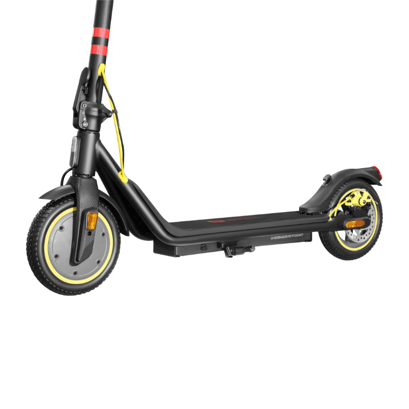 EGONI S10Y električni skiro – lahek in pametno povezan mestni model