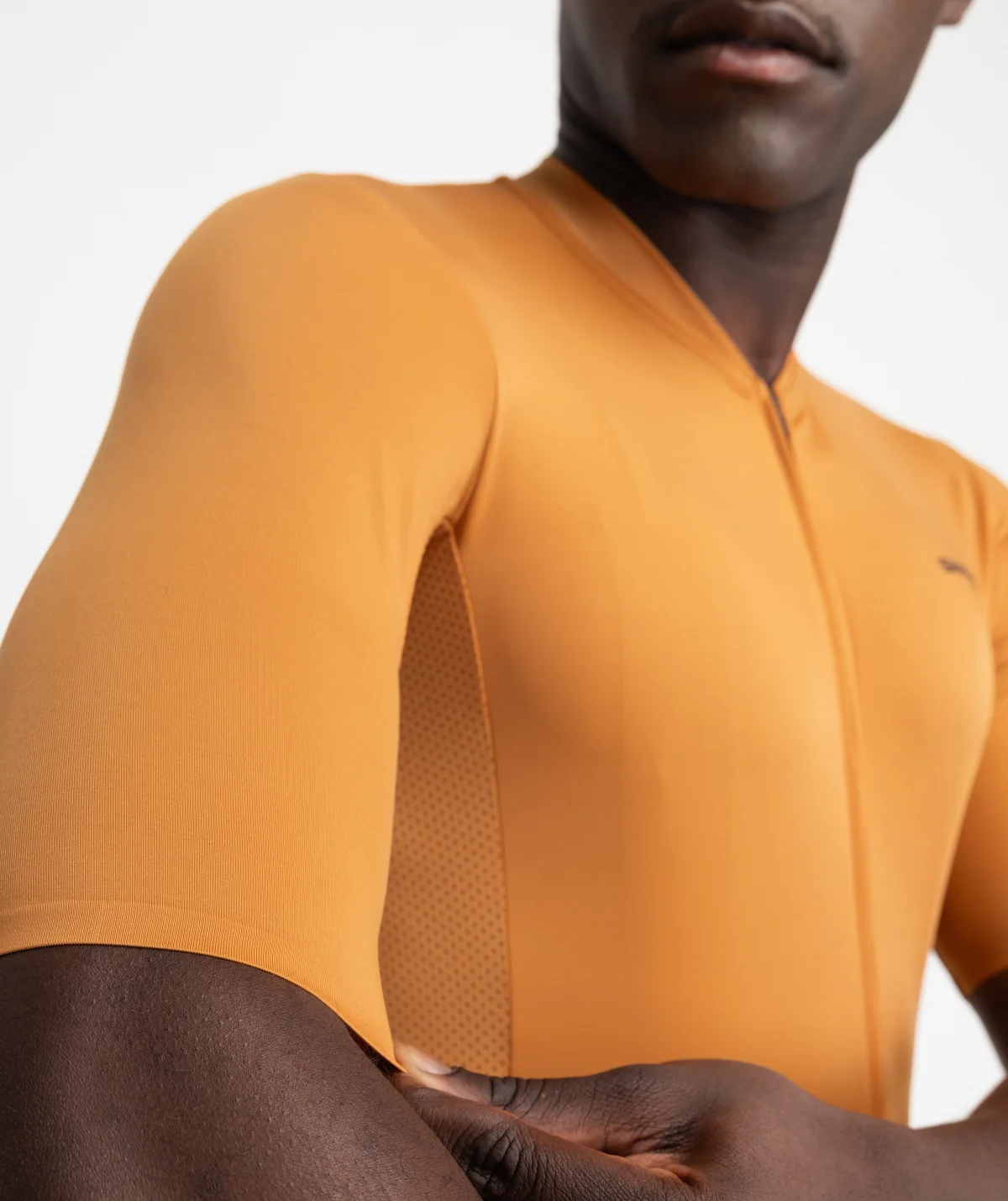 SIROKO M6R Apricot moška kolesarska majica iz recikliranih tkanin, kratkih rokavov, za trajnostno in zmogljivo kolesarjenje