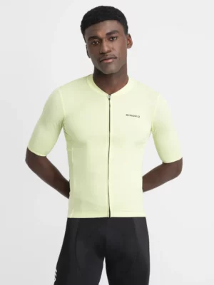 SIROKO M6R Filter Moška Kolesarska Majica iz Recikliranih Tkanin 3 SIROKO M6R Filter moška kolesarska majica iz recikliranih tkanin, kratkih rokavov, za trajnostno in zmogljivo kolesarjenje