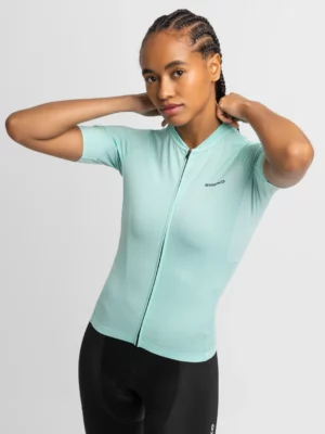 SIROKO M6R Fresh ženska kolesarska majica iz recikliranih tkanin 3 SIROKO M6R Fresh ženska kolesarska majica iz recikliranih tkanin, kratkih rokavov, za trajnostno in zmogljivo kolesarjenje