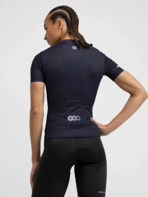 SIROKO M8 Route ženska kolesarska mrežasta majica 1 SIROKO M8 Route ženska kolesarska mrežasta majica, zasnovana za maksimalno zračnost in udobje v vročih pogojih