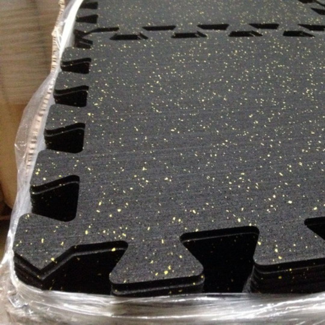 Fitmat gumirana puzzla 50x50 cm x 5 mm – protizdrsna gumena talna obloga z rumenim EPDM dodatkom