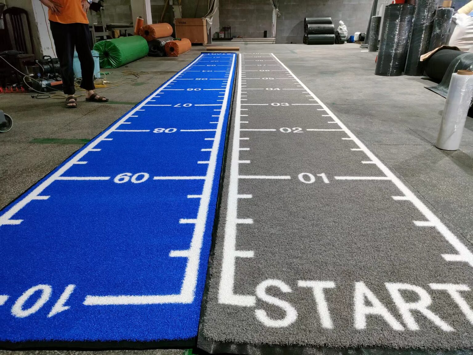 Umetna trava siva 1,0x10,2 m – Sprint Track podloga