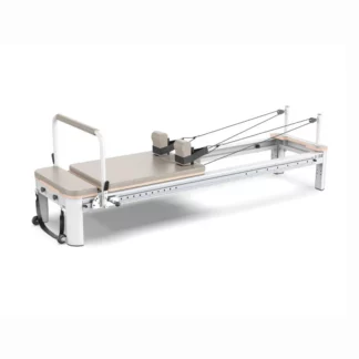 Toorx PTX 8000 Pilates Reformer – pilates reformer v studiu